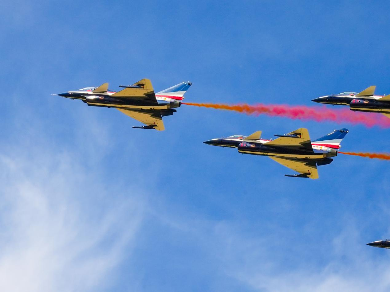 1771902283181057.png 2025092107271988475.png